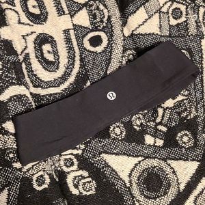 Lululemon black head band